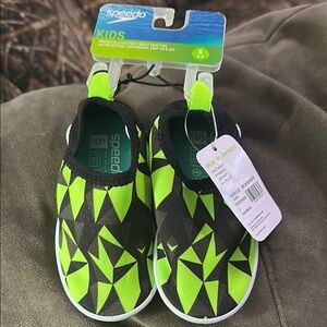 Speedo Black and Green Water Shoes Slip-On Style